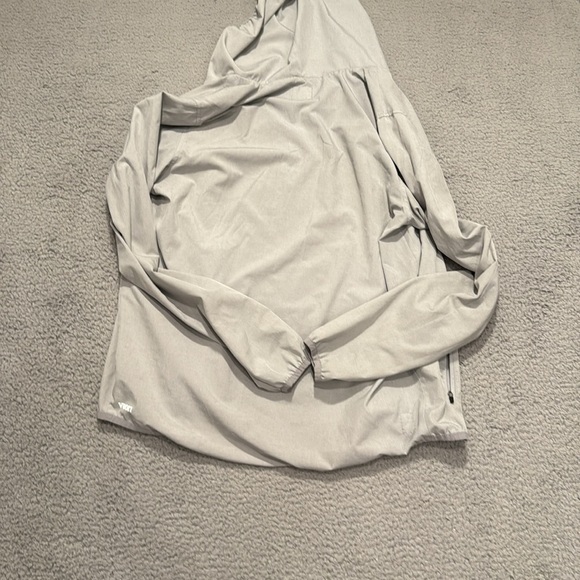 Vuori Women's Size S Light Trainer Shell Hoodie JacketGray Windbreaker  Jacket - Picture 7 of 8